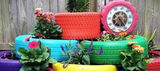 Do-it-yourself flower bed from scrap materials photo