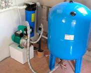 Pumpestasjon for et privat hus vannforsyning