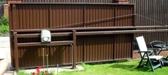 DIY gate: drawings, photos and videos