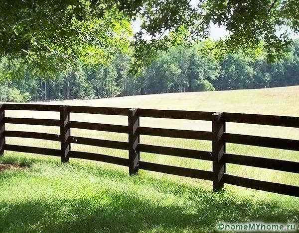 Тази ограда е подходяща за големи пространства