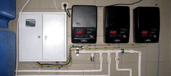 How to choose a 220V voltage stabilizer for home