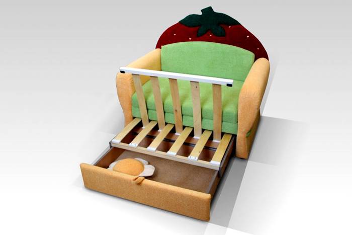 Легло за бебешки стол с чекмедже
