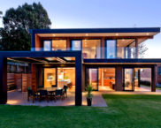 House with panoramic windows: photo