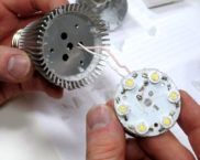 إصلاح مصباح LED DIY