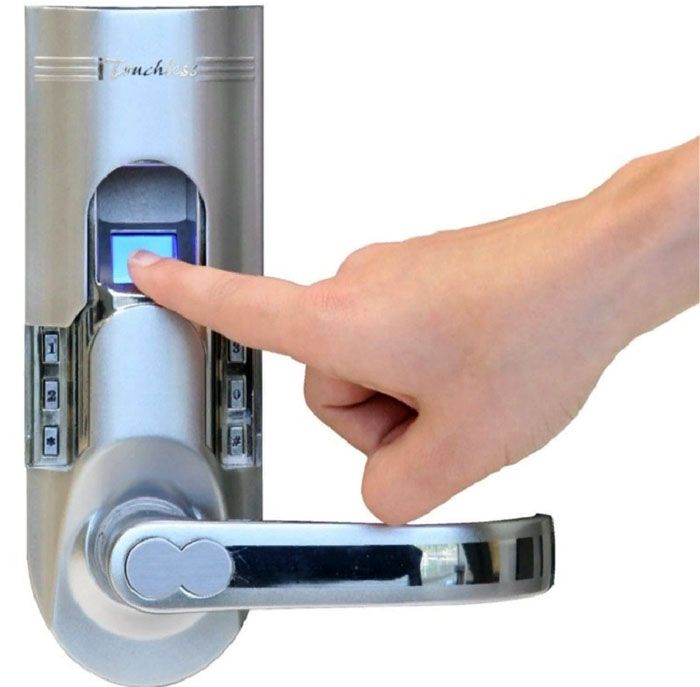 Съвременните модели са оборудвани с идентификатори на пръстови отпечатъци, други системи за достъп
