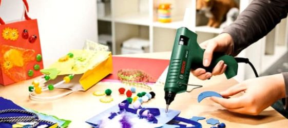 Handicraft glue gun: how to choose