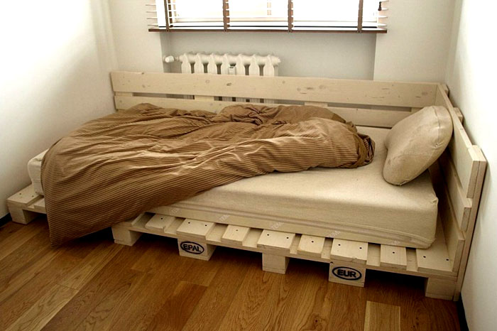Направи си сам палетно легло: стъпка по стъпка, снимка